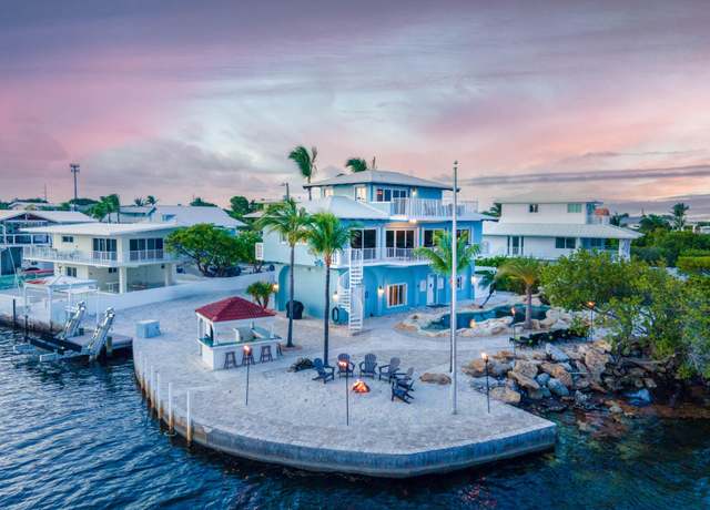 Property at 802 Bonito Ln, Key Largo, FL 33037, 4 beds, 4 baths