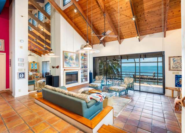 Property at 156 Key Heights Dr, Plantation Key, FL 33070, 4 beds, 3 baths