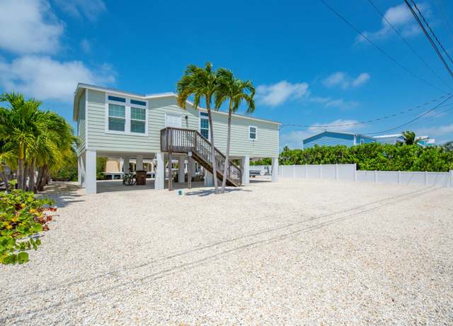 Property at 17287 Cayman Dr, Sugarloaf Key, FL 33042, 3 beds, 2 baths