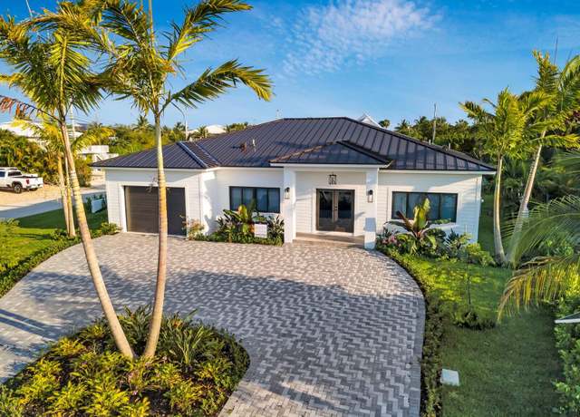 Property at 129 N Indies Dr, Duck Key, FL 33050, 3 beds, 2 baths
