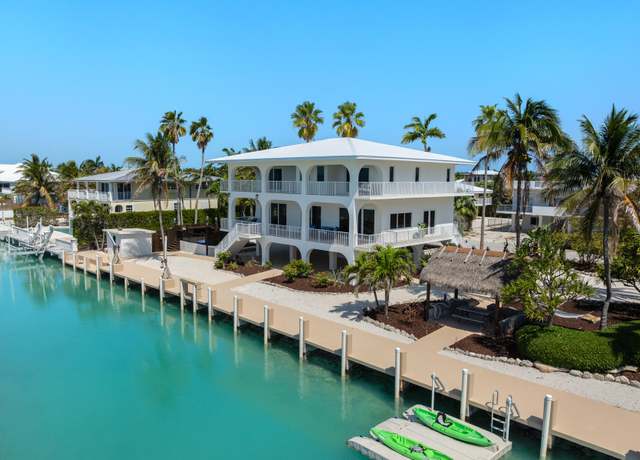 Property at 228 W Seaview Cir, Duck Key, FL 33050, 4 beds, 5 baths