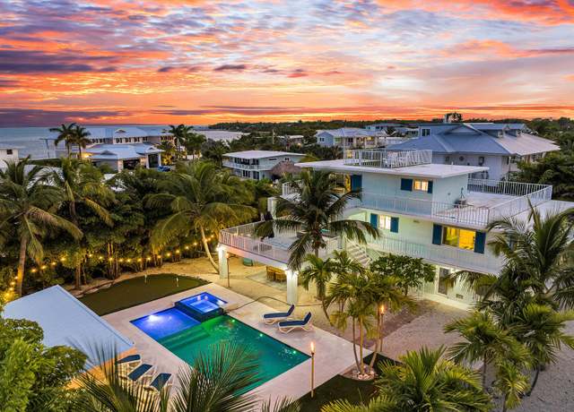 Property at 164 Plantation Shores Dr, Plantation Key, FL 33070, 4 beds, 5 baths