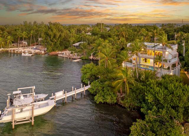 Property at 100 List St, Upper Matecumbe Key Islamorada, FL 33036, 3 beds, 2.5 baths