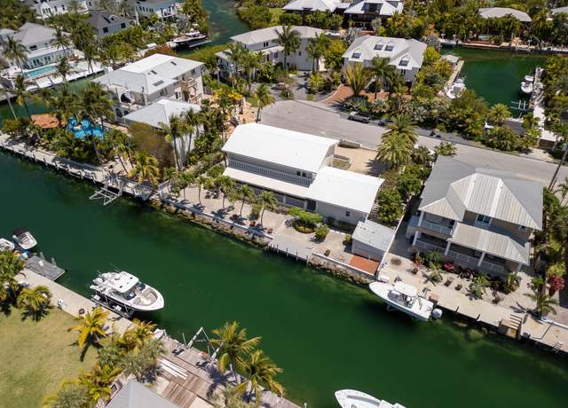 Property at 37 Evergreen Ave, Key Haven, FL 33040, 3 beds, 3 baths