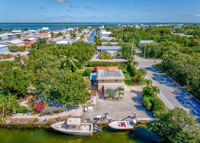Property at 30985 Hibiscus Dr, Big Pine Key, FL 33043, 4 beds, 2.5 baths