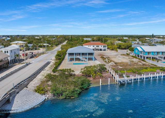 Property at 30995 Watson Blvd, Big Pine Key, FL 33043, 4 beds, 3 baths