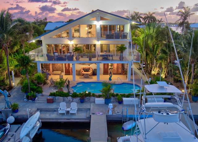 Property at 14 Avenue F, Marathon, FL 33050, 4 beds, 3.5 baths
