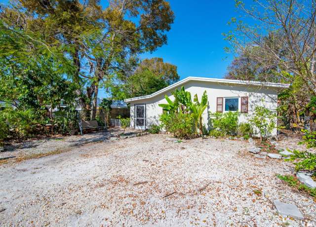 Property at 711 Sharon Pl, Key Largo, FL 33037, 3 beds, 2 baths