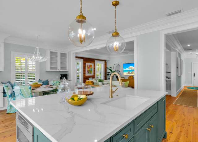 Property at 1522 Georgia St, Key West, FL 33040, 4 beds, 4.5 baths
