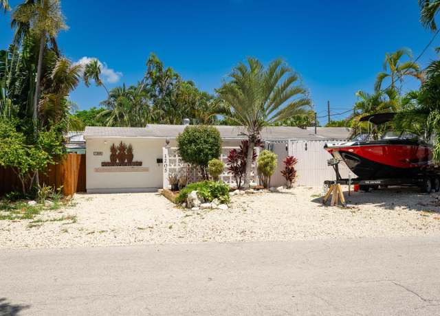 Property at 1205 11Th St, Key West, FL 33040, 4 beds, 3 baths
