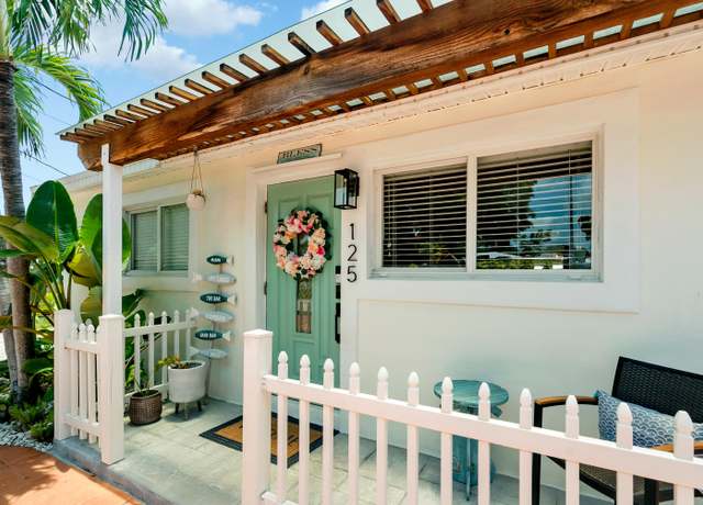 Property at 125 Harbor Dr, Key Largo, FL 33037, 3 beds, 2 baths