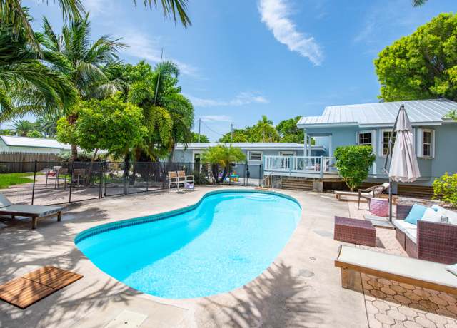Property at 30471 Coconut Hwy, Big Pine Key, FL 33043, 3 beds, 2 baths