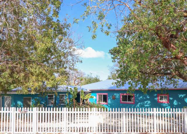 Property at 129 Lazy Ln, Key Largo, FL 33037, 3 beds, 4 baths