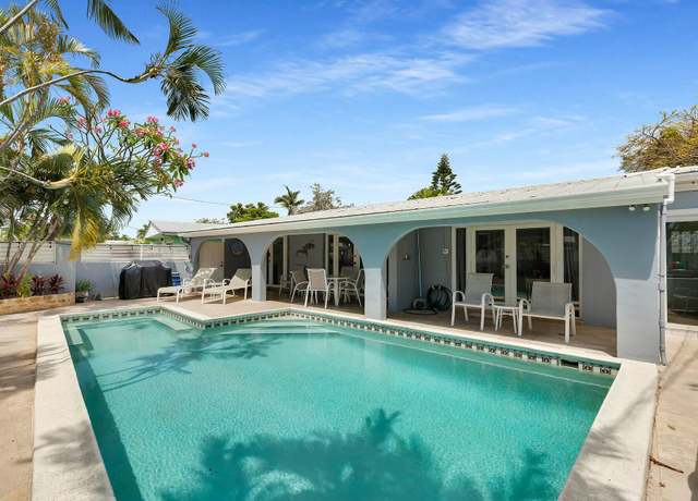 Property at 3007 Riviera Dr, Key West, FL 33040, 5 beds, 2.5 baths