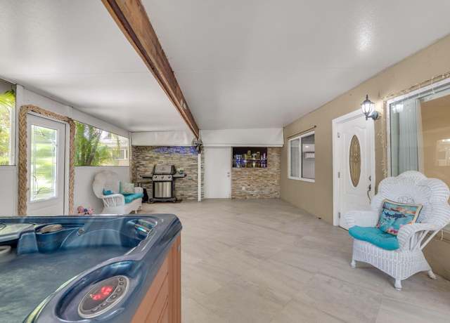 Property at 335 Sound Dr, Key Largo, FL 33037, 3 beds, 2 baths