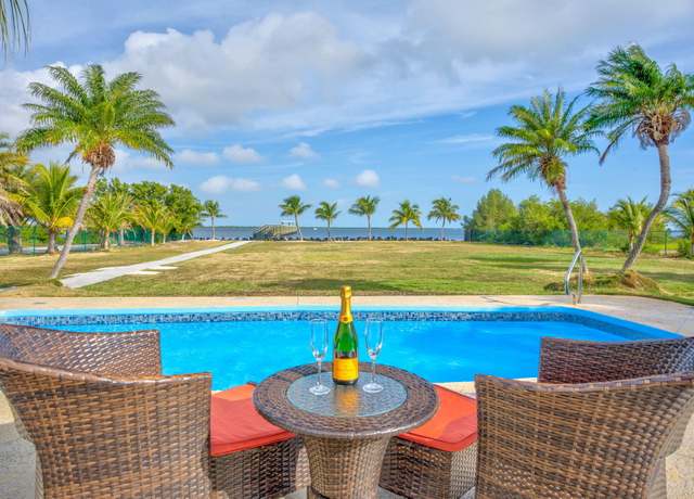 Property at 30468 Oleander Blvd, Big Pine Key, FL 33043, 3 beds, 3 baths