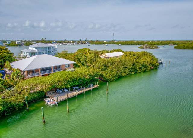 Property at 117 Avenue E, Marathon, FL 33050, 4 beds, 4 baths