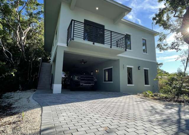 Property at 901 Estall St, Key Largo, FL 33037, 5 beds, 3 baths