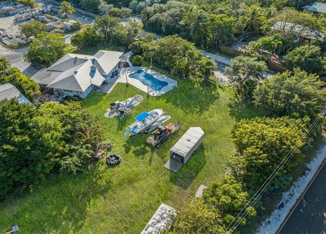 Property at 2816 Central Ave, Big Pine Key, FL 33043, 3 beds, 2 baths