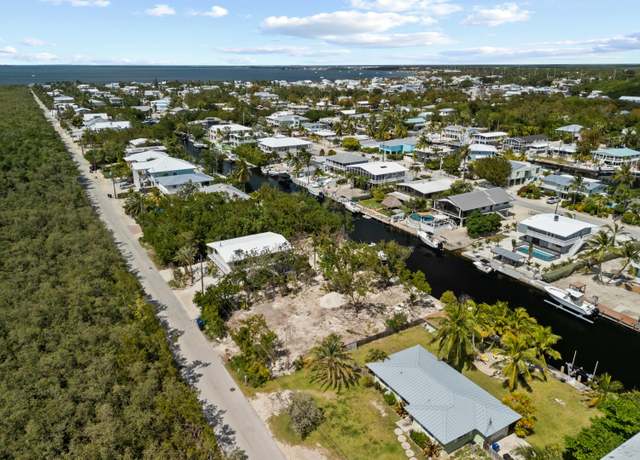 Property at 972 Shaw Dr, Key Largo, FL 33037