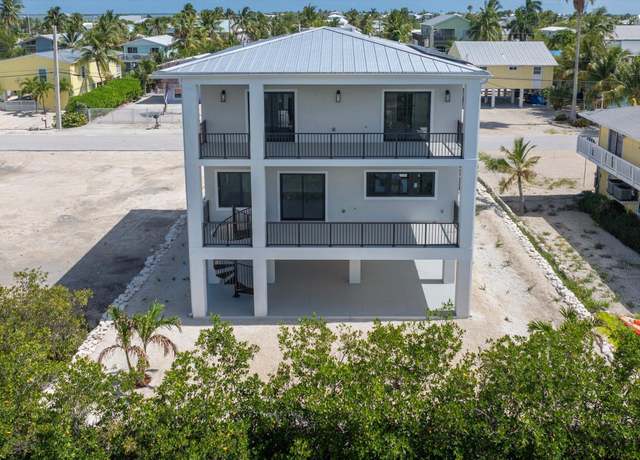 Property at 27433 Antigua Ln, Ramrod Key, FL 33042, 4 beds, 3 baths