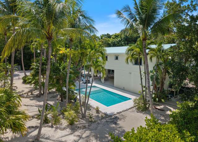Property at 158 Tampa Dr, Plantation Key, FL 33070, 3 beds, 2 baths