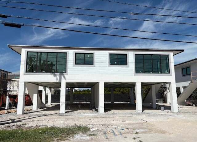 Property at 83 Coco Plum Dr, Marathon, FL 33050, 6 beds, 4 baths