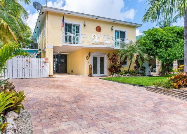 Property at 17 North Dr, Key Largo, FL 33037, 3 beds, 2.5 baths