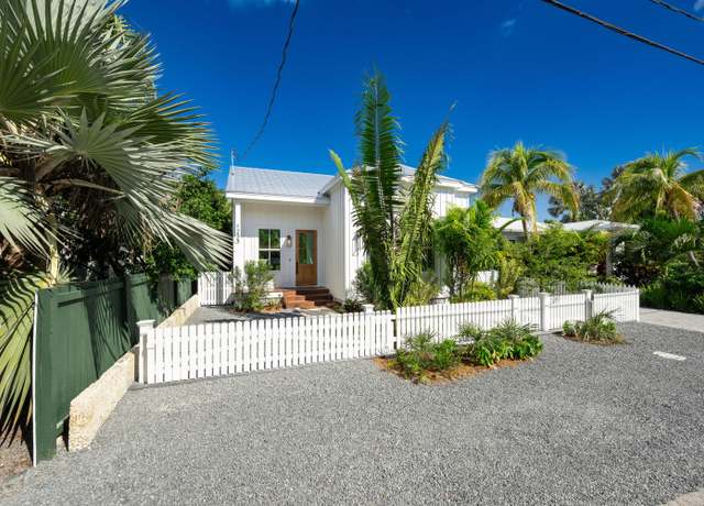 Property at 1233 Washington St, Key West, FL 33040, 4 beds, 4.5 baths