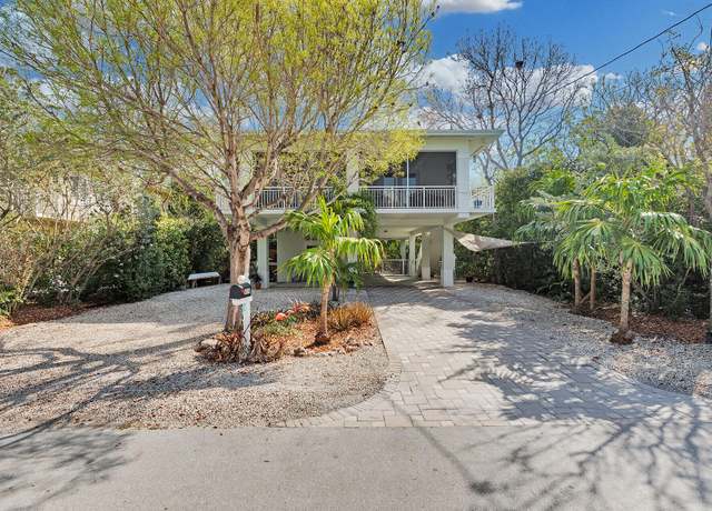 Property at 1019 Snapper Ln, Key Largo, FL 33037, 3 beds, 3 baths