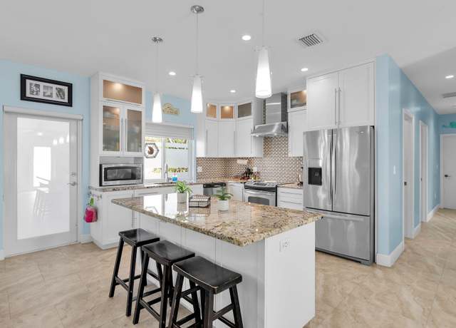 Property at 1019 Snapper Ln, Key Largo, FL 33037, 3 beds, 3 baths