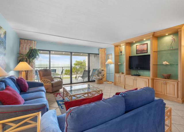 Property at 1133 W Ocean Dr #2, Key Colony, FL 33051, 3 beds, 3 baths