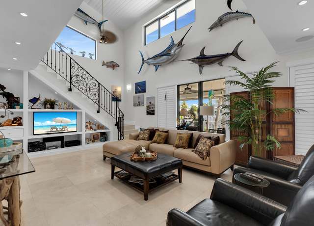 Property at 72 W Plaza Granada, Lower Matecumbe, FL 33036, 4 beds, 3.5 baths
