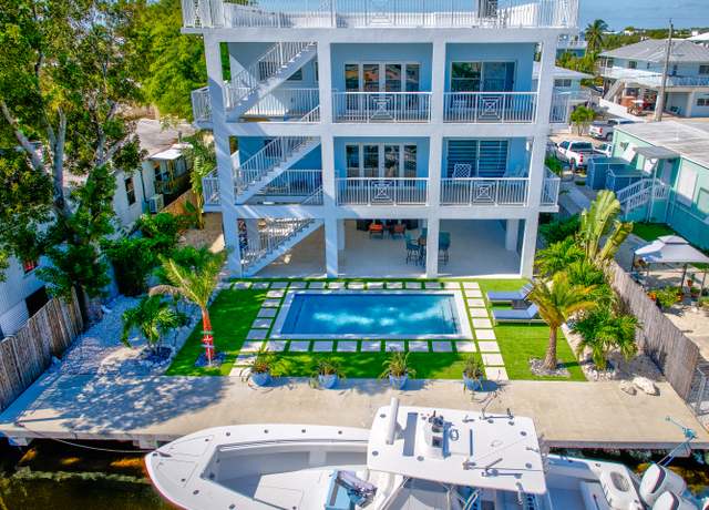 Property at 229 Upper Matecumbe Rd, Key Largo, FL 33037, 5 beds, 3 baths