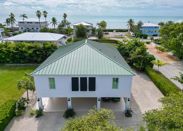 Property at 261 W Seaview Dr, Duck Key, FL 33050, 3 beds, 2 baths