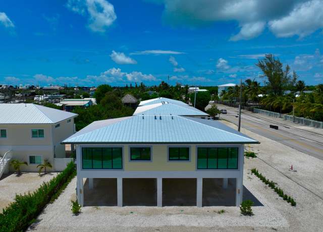 Property at 225 Pescayo Ave, Marathon, FL 33050, 6 beds, 4 baths
