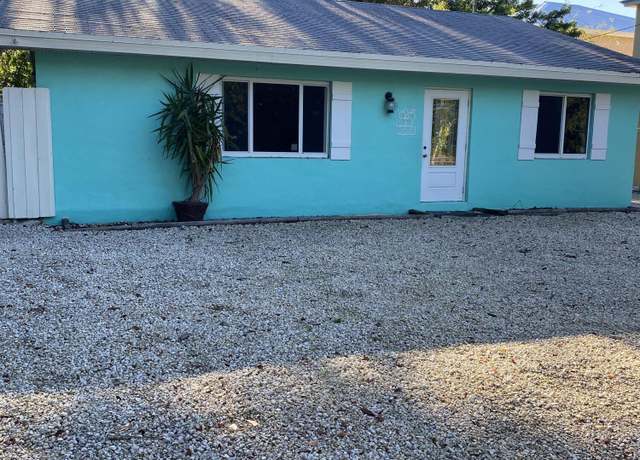 Property at 288 Gardenia St, Plantation Key, FL 33070, 4 beds, 2 baths