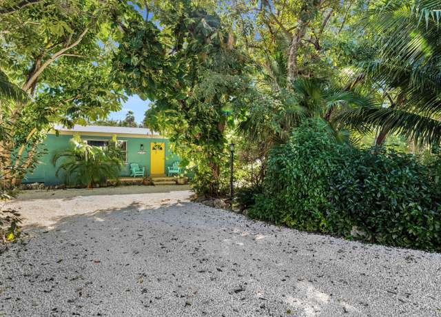 Property at 1545 Eastward Ho Ln, Marathon, FL 33050, 3 beds, 2 baths
