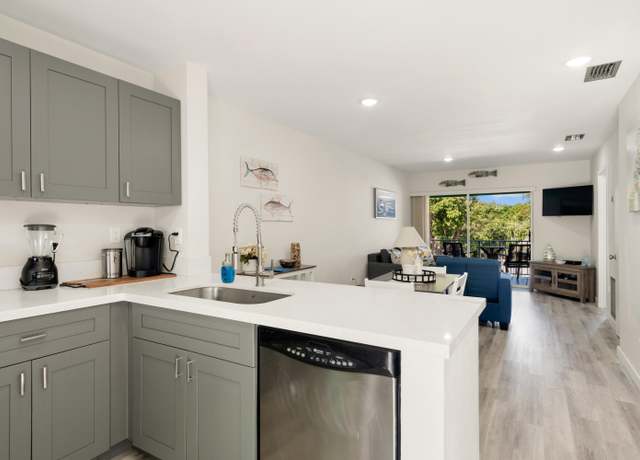 Property at 98302 Windward Ave, Key Largo, FL 33037, 2 beds, 2 baths