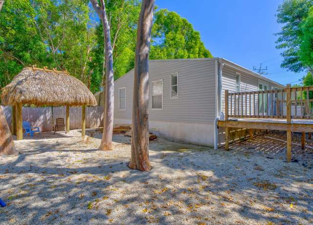 Property at 2 Oakwood Ave, Key Largo, FL 33037, 3 beds, 2 baths