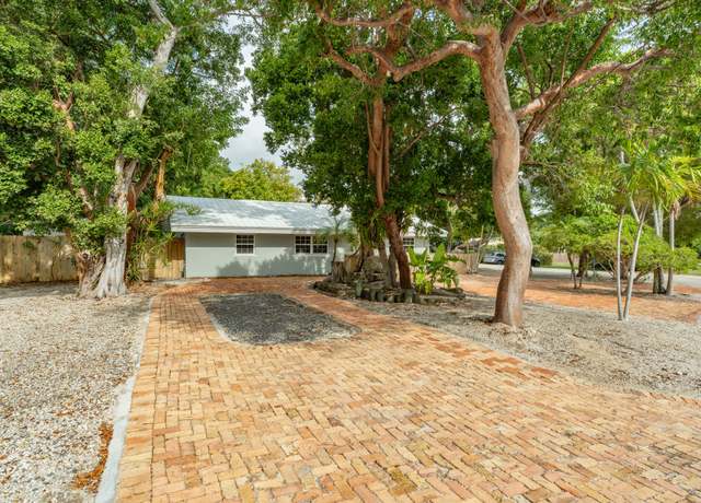 Property at 273 Hibiscus St, Plantation Key, FL 33070, 3 beds, 2 baths