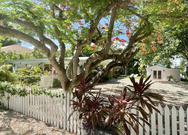 Property at 113 Key Heights Dr, Plantation Key, FL 33070, 3 beds, 2 baths