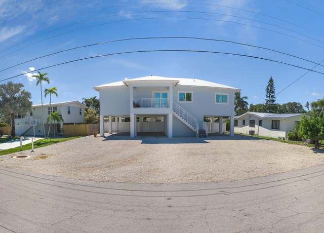 Property at 8067 Bonito Dr, Marathon, FL 33050, 4 beds, 3 baths