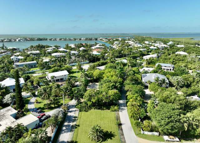 Property at 132 Sugarloaf Dr, Sugarloaf Key, FL 33042