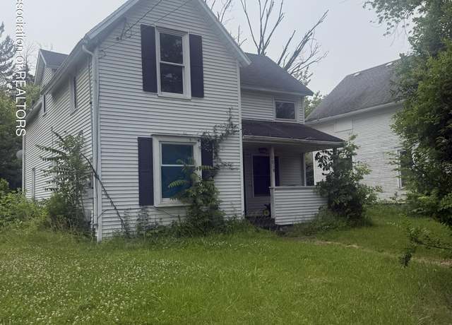 Property at 1018 E Kalamazoo St, Lansing, MI 48912, 4 beds, 1 bath