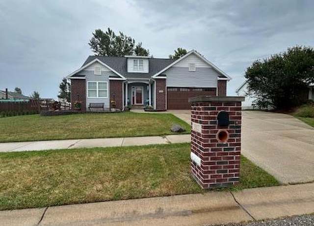 Property at 1812 Hollowbrook Dr, Holt, MI 48842, 3 beds, 3 baths