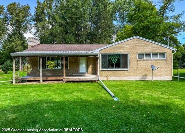 Property at 1410 W Valley Rd, Lansing, MI 48906, 3 beds, 1 bath