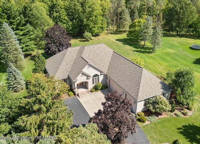 Property at 3522 Josette Ln, Lansing, MI 48906, 4 beds, 2.5 baths