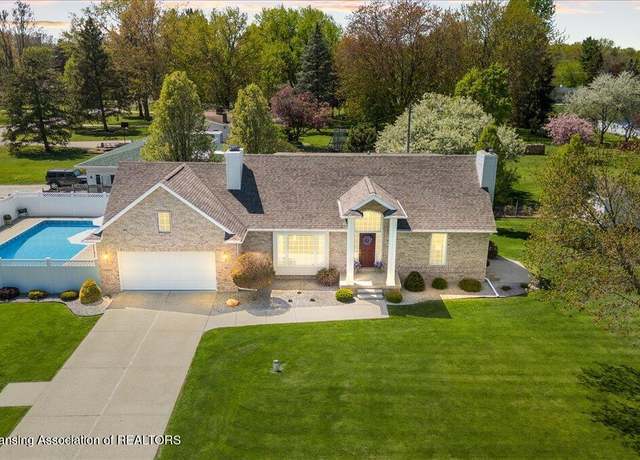 Property at 1801 Tahyio Rd, Owosso, MI 48867, 3 beds, 2.5 baths
