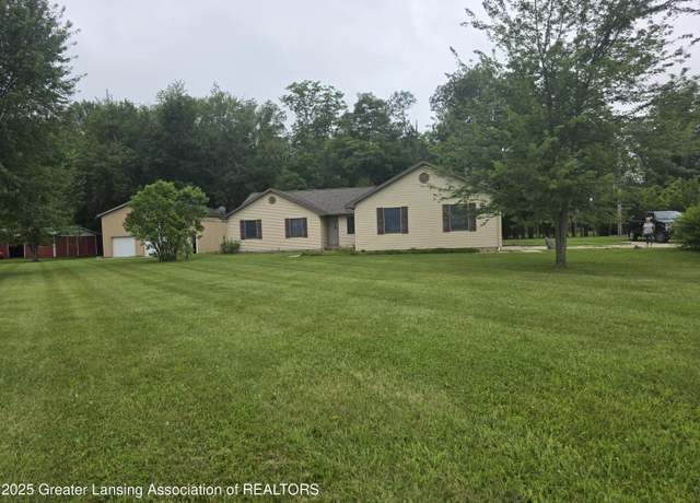 Property at 552 S Chester Rd, Charlotte, MI 48813, 3 beds, 2.5 baths